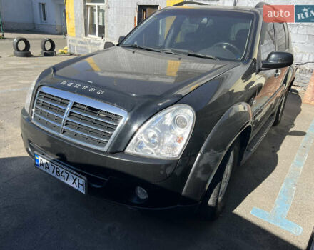 Чорний Cанг Йонг Rexton, об'ємом двигуна 2.7 л та пробігом 250 тис. км за 8500 $, фото 1 на Automoto.ua
