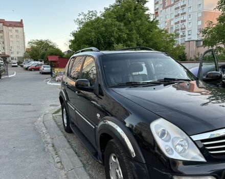 Чорний Cанг Йонг Rexton, об'ємом двигуна 2.7 л та пробігом 180 тис. км за 4600 $, фото 3 на Automoto.ua