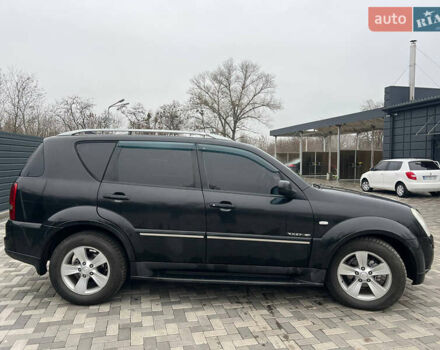 Черный Cанг Йонг Рекстон, объемом двигателя 2.7 л и пробегом 318 тыс. км за 8700 $, фото 6 на Automoto.ua