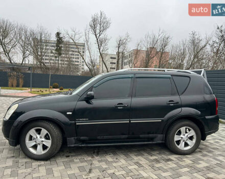 Черный Cанг Йонг Рекстон, объемом двигателя 2.7 л и пробегом 318 тыс. км за 8700 $, фото 5 на Automoto.ua