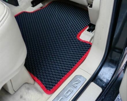 Черный Cанг Йонг Рекстон, объемом двигателя 2.7 л и пробегом 62 тыс. км за 10000 $, фото 3 на Automoto.ua