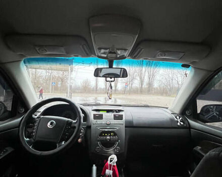 Черный Cанг Йонг Рекстон, объемом двигателя 2.7 л и пробегом 318 тыс. км за 8700 $, фото 9 на Automoto.ua