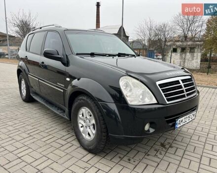 Чорний Cанг Йонг Rexton, об'ємом двигуна 2.7 л та пробігом 229 тис. км за 7500 $, фото 4 на Automoto.ua