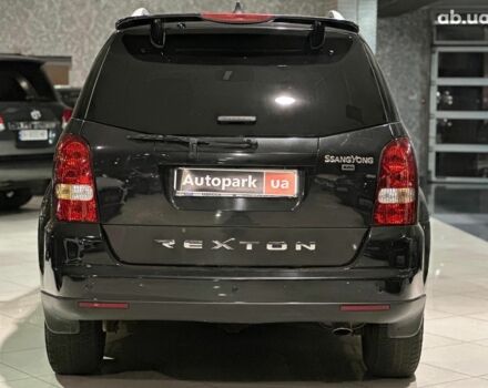 Черный Cанг Йонг Рекстон, объемом двигателя 2.7 л и пробегом 63 тыс. км за 11440 $, фото 4 на Automoto.ua