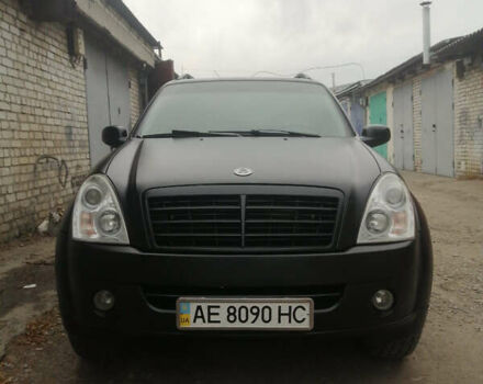 Чорний Cанг Йонг Rexton, об'ємом двигуна 2.7 л та пробігом 220 тис. км за 7000 $, фото 1 на Automoto.ua