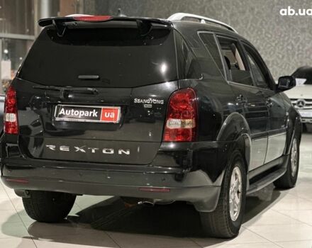Черный Cанг Йонг Рекстон, объемом двигателя 2.7 л и пробегом 63 тыс. км за 11440 $, фото 3 на Automoto.ua