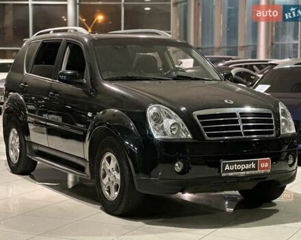 Черный Cанг Йонг Рекстон, объемом двигателя 2.7 л и пробегом 63 тыс. км за 11440 $, фото 2 на Automoto.ua