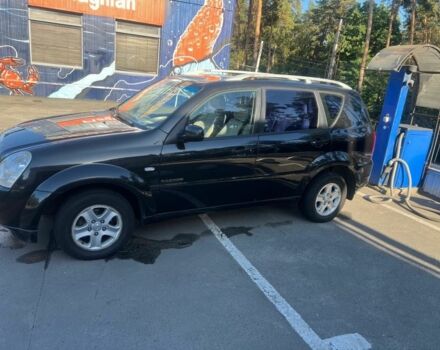 Черный Cанг Йонг Рекстон, объемом двигателя 2.7 л и пробегом 253 тыс. км за 7809 $, фото 1 на Automoto.ua