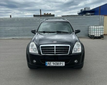 Чорний Cанг Йонг Rexton, об'ємом двигуна 2.7 л та пробігом 158 тис. км за 9500 $, фото 2 на Automoto.ua