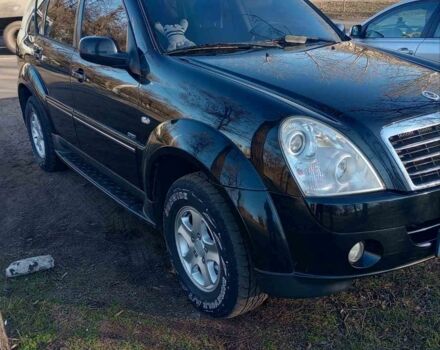Чорний Cанг Йонг Rexton, об'ємом двигуна 2.7 л та пробігом 255 тис. км за 10500 $, фото 2 на Automoto.ua