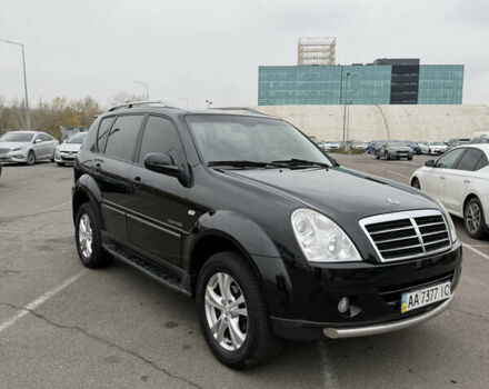 Черный Cанг Йонг Рекстон, объемом двигателя 2.7 л и пробегом 219 тыс. км за 10800 $, фото 4 на Automoto.ua