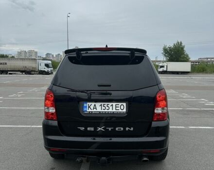 Черный Cанг Йонг Рекстон, объемом двигателя 2.7 л и пробегом 247 тыс. км за 10000 $, фото 6 на Automoto.ua