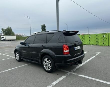 Черный Cанг Йонг Рекстон, объемом двигателя 2.7 л и пробегом 247 тыс. км за 10000 $, фото 5 на Automoto.ua