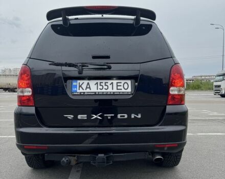 Черный Cанг Йонг Рекстон, объемом двигателя 2.7 л и пробегом 247 тыс. км за 10000 $, фото 12 на Automoto.ua