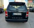 Чорний Cанг Йонг Rexton, об'ємом двигуна 2.7 л та пробігом 161 тис. км за 11500 $, фото 6 на Automoto.ua