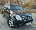 Чорний Cанг Йонг Rexton, об'ємом двигуна 2.7 л та пробігом 208 тис. км за 9000 $, фото 1 на Automoto.ua