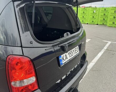 Черный Cанг Йонг Рекстон, объемом двигателя 2.7 л и пробегом 247 тыс. км за 10000 $, фото 14 на Automoto.ua