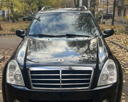 Чорний Cанг Йонг Rexton, об'ємом двигуна 2.7 л та пробігом 220 тис. км за 11000 $, фото 3 на Automoto.ua