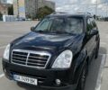 Чорний Cанг Йонг Rexton, об'ємом двигуна 2.7 л та пробігом 200 тис. км за 10500 $, фото 1 на Automoto.ua