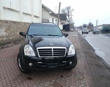 Черный Cанг Йонг Рекстон, объемом двигателя 0 л и пробегом 200 тыс. км за 5800 $, фото 5 на Automoto.ua