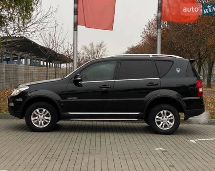 Черный Cанг Йонг Рекстон, объемом двигателя 2.7 л и пробегом 201 тыс. км за 10900 $, фото 4 на Automoto.ua