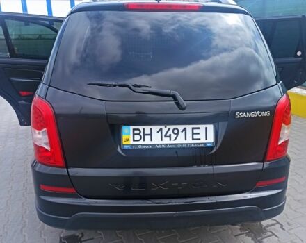 Черный Cанг Йонг Рекстон, объемом двигателя 2.7 л и пробегом 95 тыс. км за 17000 $, фото 2 на Automoto.ua