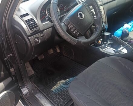 Черный Cанг Йонг Рекстон, объемом двигателя 2.7 л и пробегом 95 тыс. км за 17000 $, фото 6 на Automoto.ua