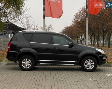 Черный Cанг Йонг Рекстон, объемом двигателя 2.7 л и пробегом 201 тыс. км за 10900 $, фото 3 на Automoto.ua