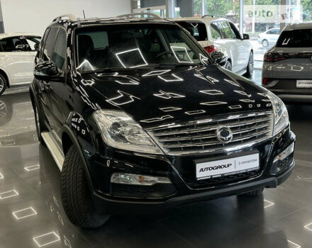 Чорний Cанг Йонг Rexton, об'ємом двигуна 2 л та пробігом 180 тис. км за 12700 $, фото 5 на Automoto.ua