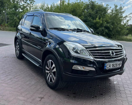 Чорний Cанг Йонг Rexton, об'ємом двигуна 2.7 л та пробігом 116 тис. км за 14000 $, фото 10 на Automoto.ua