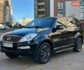Чорний Cанг Йонг Rexton, об'ємом двигуна 2 л та пробігом 259 тис. км за 12999 $, фото 1 на Automoto.ua