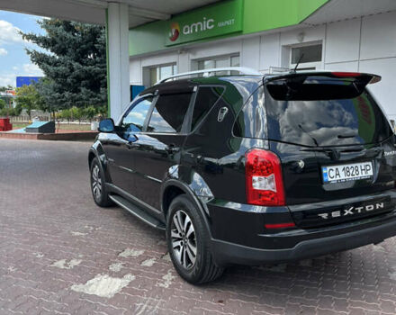 Чорний Cанг Йонг Rexton, об'ємом двигуна 2.7 л та пробігом 116 тис. км за 14000 $, фото 3 на Automoto.ua