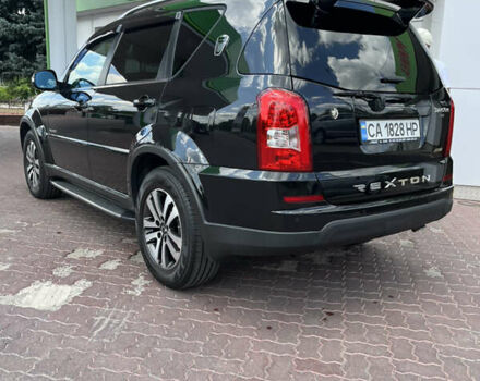 Чорний Cанг Йонг Rexton, об'ємом двигуна 2.7 л та пробігом 116 тис. км за 14000 $, фото 11 на Automoto.ua