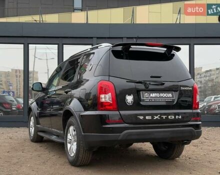 Чорний Cанг Йонг Rexton, об'ємом двигуна 2 л та пробігом 155 тис. км за 13890 $, фото 4 на Automoto.ua