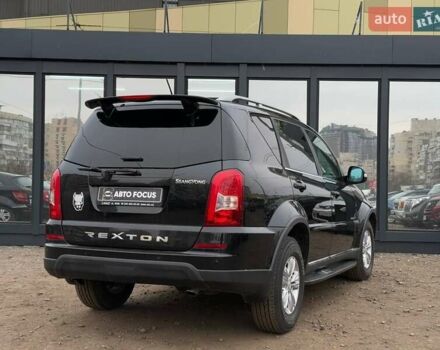 Чорний Cанг Йонг Rexton, об'ємом двигуна 2 л та пробігом 155 тис. км за 13890 $, фото 7 на Automoto.ua