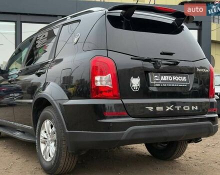 Чорний Cанг Йонг Rexton, об'ємом двигуна 2 л та пробігом 155 тис. км за 13890 $, фото 5 на Automoto.ua