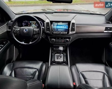 Чорний Cанг Йонг Rexton, об'ємом двигуна 2.16 л та пробігом 132 тис. км за 19700 $, фото 27 на Automoto.ua