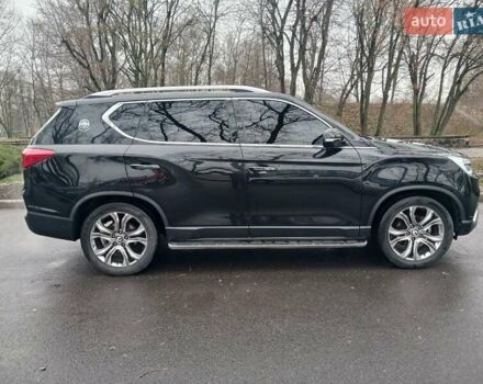 Чорний Cанг Йонг Rexton, об'ємом двигуна 2.16 л та пробігом 132 тис. км за 19700 $, фото 3 на Automoto.ua