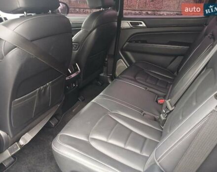 Чорний Cанг Йонг Rexton, об'ємом двигуна 2.16 л та пробігом 132 тис. км за 19700 $, фото 20 на Automoto.ua