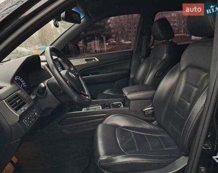 Чорний Cанг Йонг Rexton, об'ємом двигуна 2.16 л та пробігом 132 тис. км за 19700 $, фото 10 на Automoto.ua