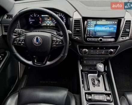 Чорний Cанг Йонг Rexton, об'ємом двигуна 2.16 л та пробігом 132 тис. км за 19700 $, фото 29 на Automoto.ua