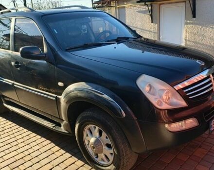 Черный Cанг Йонг Рекстон, объемом двигателя 2.7 л и пробегом 259 тыс. км за 5800 $, фото 1 на Automoto.ua