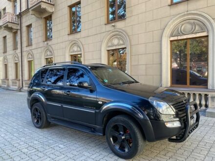 Чорний Cанг Йонг Rexton, об'ємом двигуна 2.7 л та пробігом 250 тис. км за 5350 $, фото 1 на Automoto.ua
