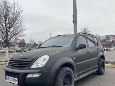 Черный Cанг Йонг Рекстон, объемом двигателя 2.7 л и пробегом 450 тыс. км за 5000 $, фото 1 на Automoto.ua
