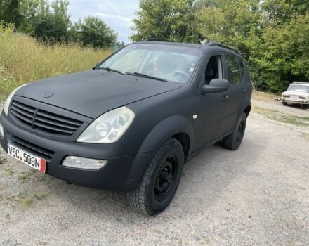 Чорний Cанг Йонг Rexton, об'ємом двигуна 2.7 л та пробігом 280 тис. км за 3300 $, фото 1 на Automoto.ua