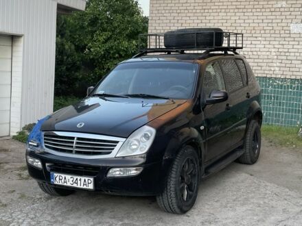 Чорний Cанг Йонг Rexton, об'ємом двигуна 2.7 л та пробігом 320 тис. км за 3200 $, фото 1 на Automoto.ua