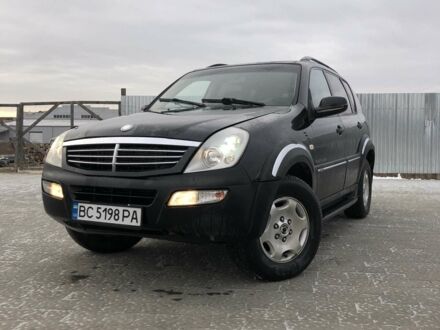 Чорний Cанг Йонг Rexton, об'ємом двигуна 2.7 л та пробігом 130 тис. км за 7500 $, фото 1 на Automoto.ua