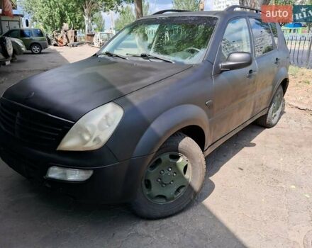 Чорний Cанг Йонг Rexton, об'ємом двигуна 2.7 л та пробігом 300 тис. км за 3200 $, фото 1 на Automoto.ua