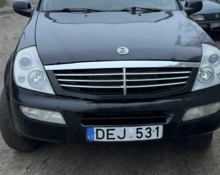 Черный Cанг Йонг Рекстон, объемом двигателя 2.7 л и пробегом 300 тыс. км за 1950 $, фото 1 на Automoto.ua