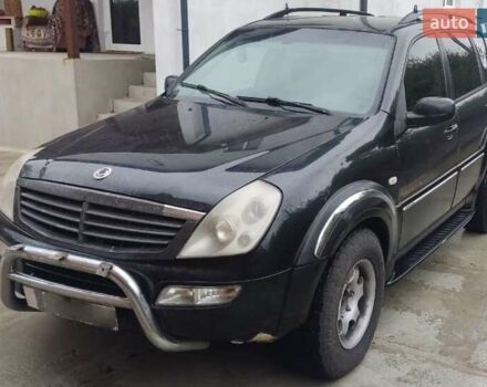 Черный Cанг Йонг Рекстон, объемом двигателя 2.7 л и пробегом 300 тыс. км за 3800 $, фото 1 на Automoto.ua